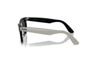 Vista laterale Ray-Ban WAYFARER (RB2240 - 144248)